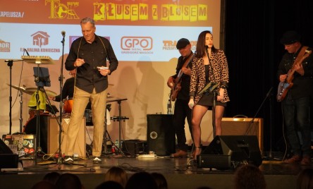 KŁUSEM Z BLUSEM