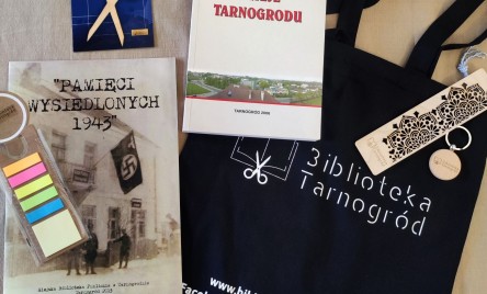 Duży zestaw od MIEJSKIEJ BIBLIOTEKI PUBLICZNEJ w TARNOGRODZIE  Zestaw: -książka &#34;Dzieje Tarnogrodu&#34;  -książka&#34;Pamięci wysiedlonych 1943&#34; - kubek, - 2 zakładki papierowa i drewniana, - brelok, -torba 