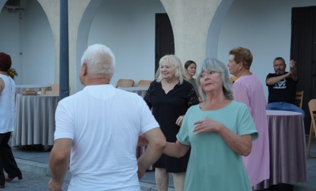 POTAŃCÓWKA NA POŻEGNANIE LATA  z Kapelą Ludową KRĄŻAŁKA 