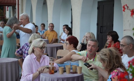 POTAŃCÓWKA NA POŻEGNANIE LATA  z Kapelą Ludową KRĄŻAŁKA 