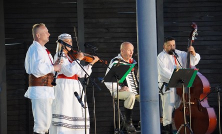 POTAŃCÓWKA NA POŻEGNANIE LATA  z Kapelą Ludową KRĄŻAŁKA 