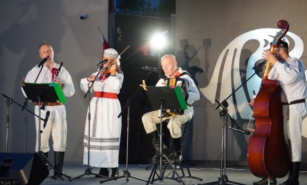 POTAŃCÓWKA NA POŻEGNANIE LATA  z Kapelą Ludową KRĄŻAŁKA 