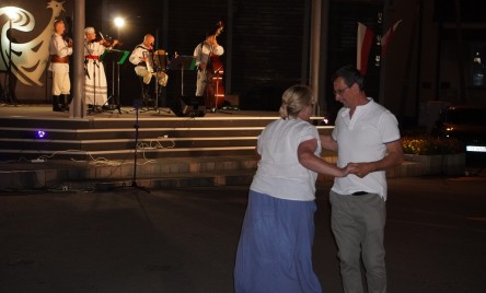 POTAŃCÓWKA NA POŻEGNANIE LATA  z Kapelą Ludową KRĄŻAŁKA 