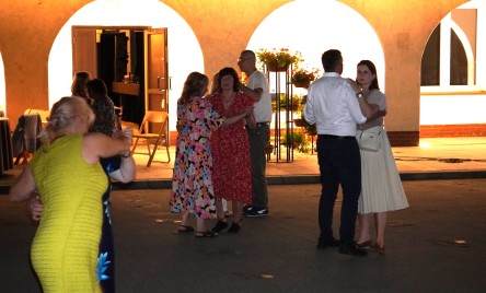 POTAŃCÓWKA NA POŻEGNANIE LATA  z Kapelą Ludową KRĄŻAŁKA 