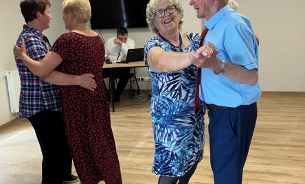 TARNOGRODZCY SENIORZY Z WIZYTĄ W STARYM DZIKOWIE