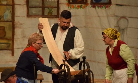 Zespół Śpiewaczo - Obrzędowy JARZĘBINA z Bukowej, U ŁUBIARZA