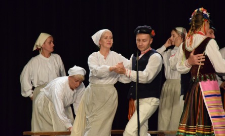Zespół Folklorystyczny NARWIANIE z Dobrzyniewa Dużego (pow . białostocki, woj. podlaskie) - LEN 