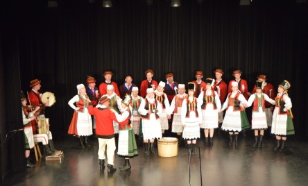 Kurpiowski Zespół Folklorystyczny CARNIACY z Czarni (pow. ostrołęcki, woj. mazowieckie) -  Wesele kurpiowskie - Wyprowadziny 