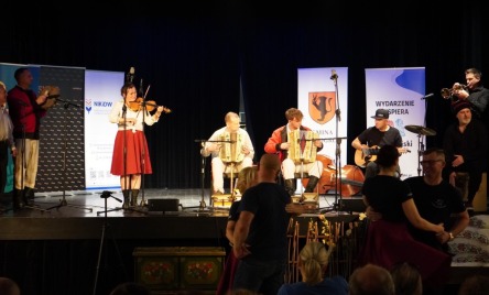 •	Wieczór Folkloru – Wspólnotowe muzykowanie z Pawłem Steczkowskim &amp; TEUTA PROJECT oraz sejmikowymi kapelami