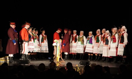 Kurpiowski Zespół Folklorystyczny CARNIACY z Czarni wraz z Zespołem Folklorystycznym KURPIOWSZCZYZNA z Myszyńca (pow. ostrołęcki, woj. mazowieckie) - Zaślubiny po kurpiowsku 