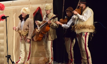 Zagórzański Zespół Folklorystyczny  DOLINA MSZANKI z Mszany Górnej (pow. Limanowski, woj. Małopolskie) - Po kolodzie w Górne Msany – św. Scepon 