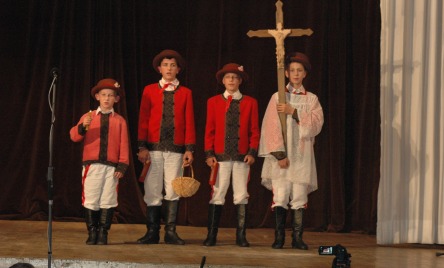 Grupa Kolędnicza BARTUŚ z Czarni, CHODZENIE Z KRZYŻEM 