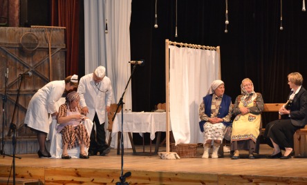 Grupa Teatralna KGW z Laskowej, TRZA BY ŁOBYJŚ DO DOKTORA (2)