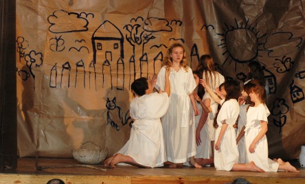 Naturalny Teatr Wiejski z Lubeni, NIEBIESKA WIEŚ