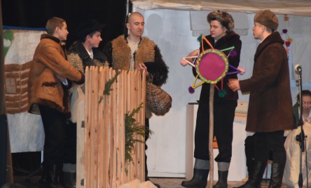 Szkolne Koło Teatralne KORALE z ZSCKR w Korolówce-Osadzie, KOLĘDNICY Z WYRYK (2)