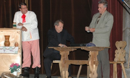 Teatr Ludowy TRADYCJA z Okleśnej - pow. chrzanowski, woj. małopolskie - KRĘĆ SIĘ KRĘĆ WRZECIONO (2)