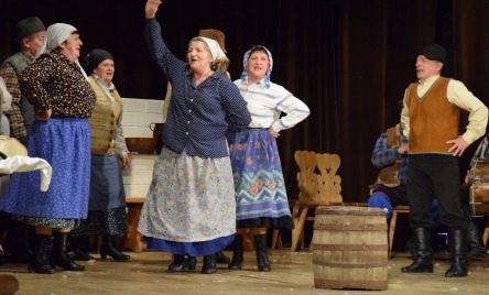 Zespół Folklorystyczny SIEDLECCZANIE z Siedlec, WYSKUBEK ABŁO ŁOSTATNI DZIŃ DARCIO PIRZA