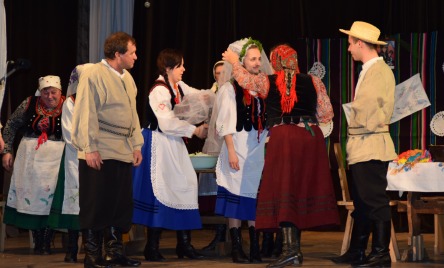 Zespół Folklorystyczny z Rozkopaczewa, SKŁADANIE WELONU 
