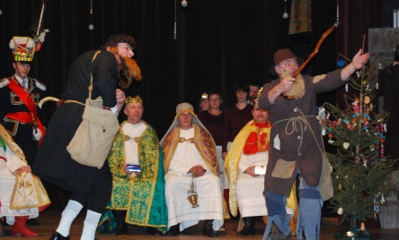 Zespół Kolędniczy z Ujeznej - pow. przeworski, woj. podkarpackie - KOLĘDA Z RAJEM (2)