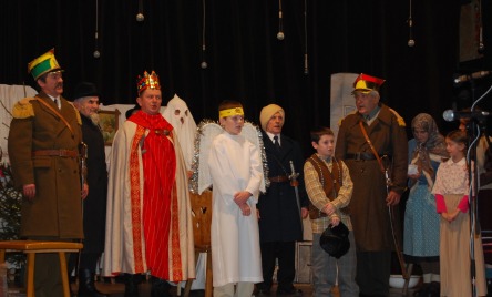 Zespół Ludowy ŻURAWINA z Korytkowa Małego - pow. biłgorajski, woj. lubelskie - BĄDŹMY SOBIE MILI PRZY ŚWIĘTEJ WILI (3)