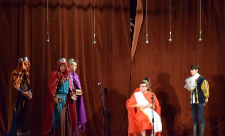 Zespół PASJONACI z Publicznego Gimnazjum w Tarnogrodzie, CHRYSTUS, CHRYSTUS NAM SIĘ NARODZIŁ... 